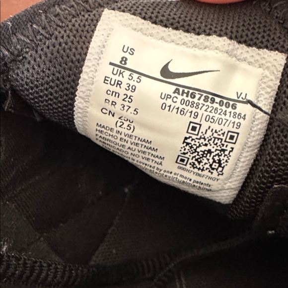 Nike Women’s Triple Black Air 270 Max Sneakers